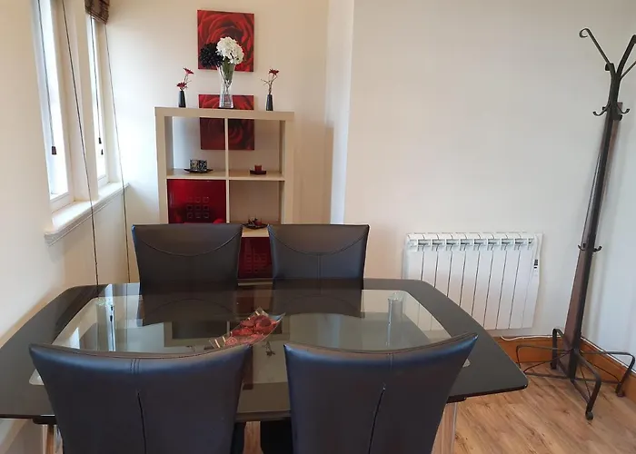 Marina Court La14 2hl * Barrow-in-Furness