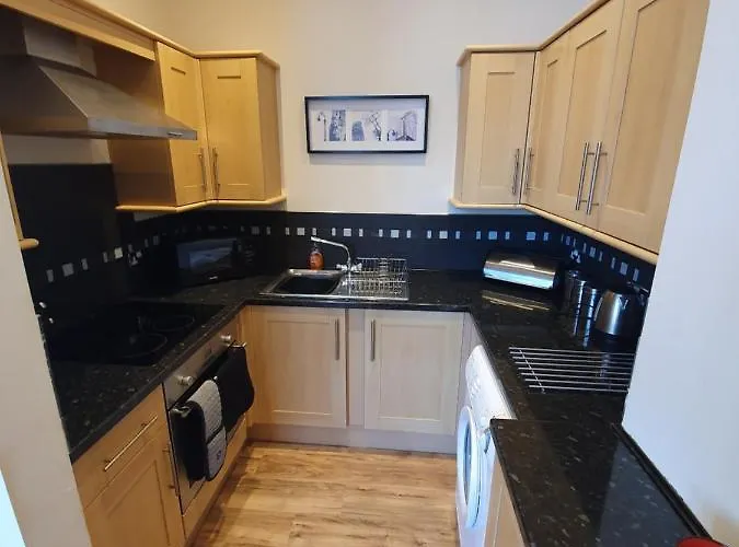 Marina Court La14 2hl